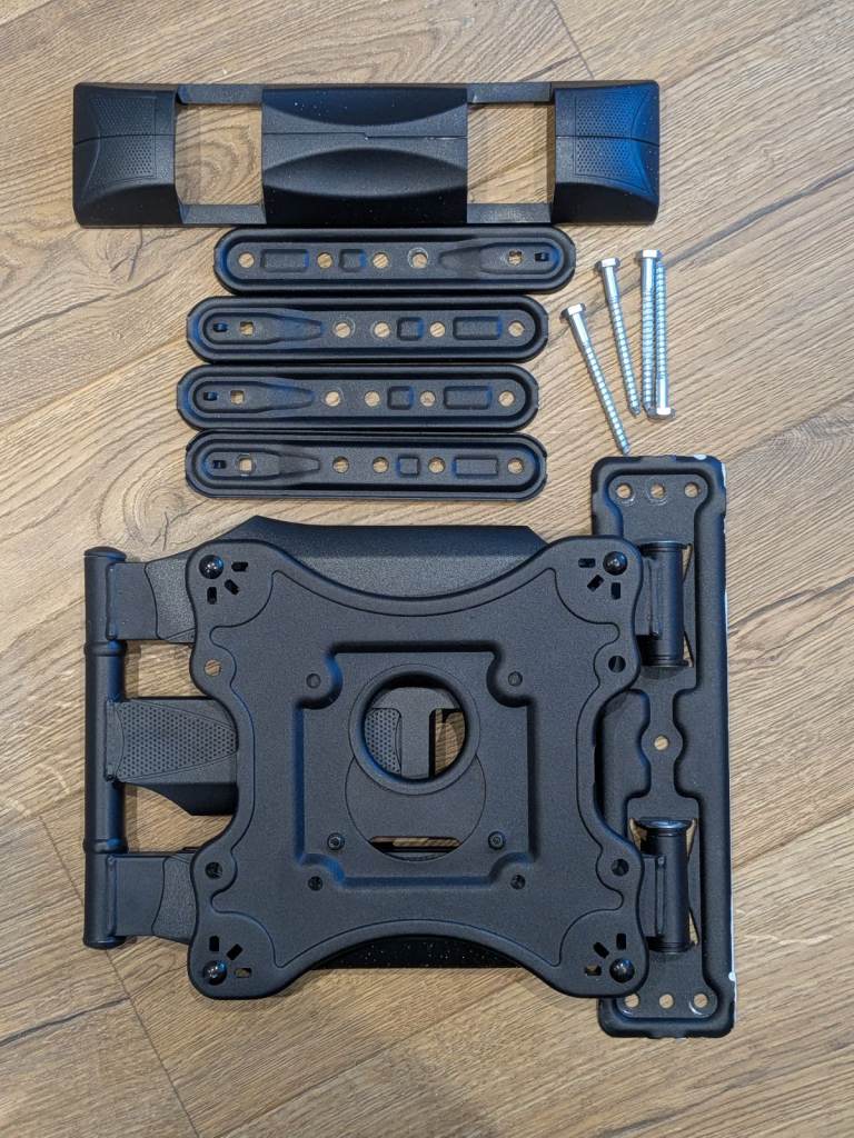 Full Motion 32 - 55" TV Bracket