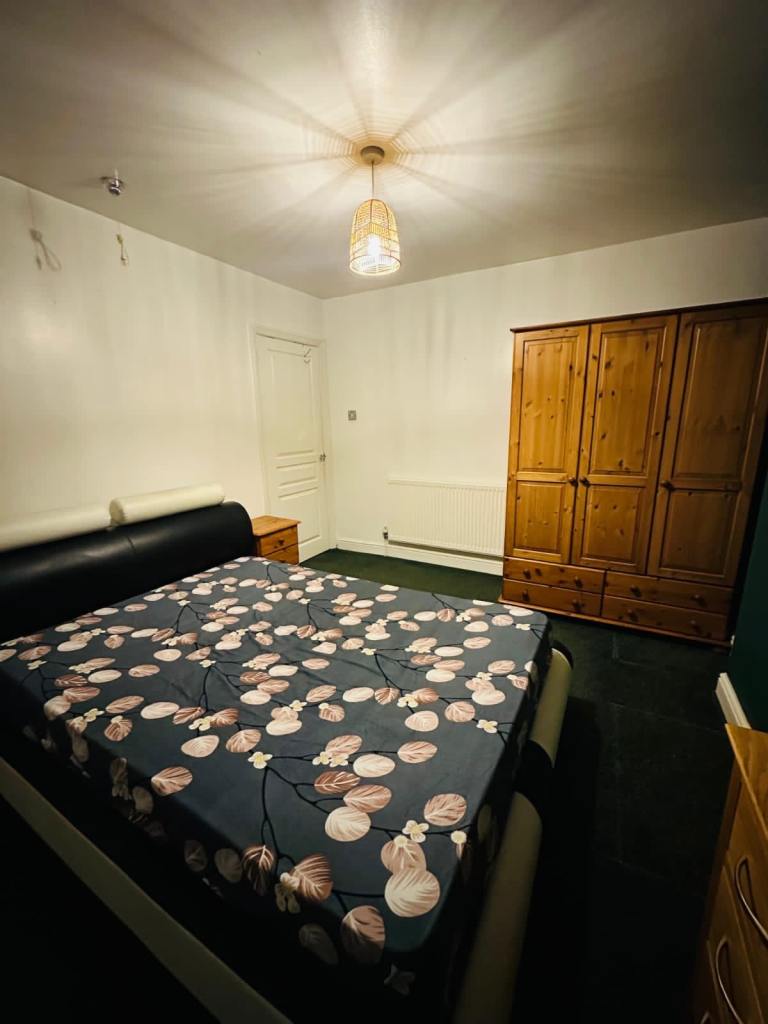 Private room to rent 