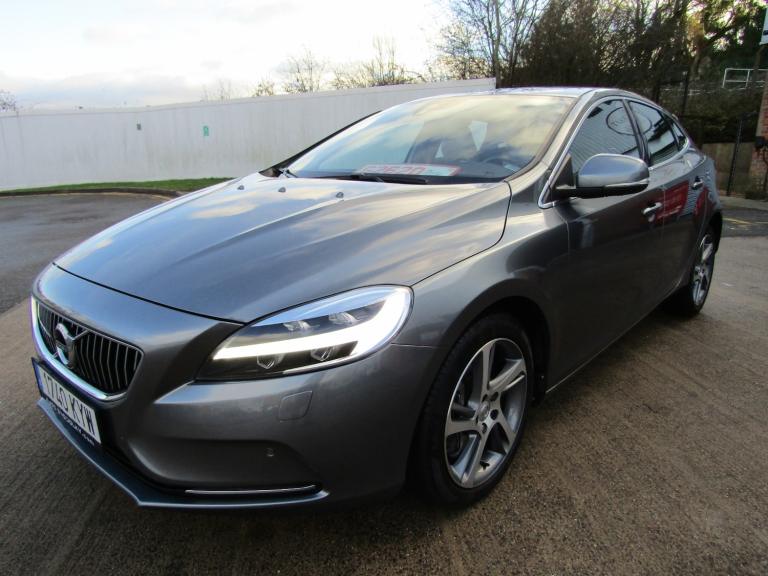 2017 Volvo V40 2.0 D4 INSCRIPTION AUTO 5DR TURBO DIESEL EURO 6(s/s) LHD Hatchback Diesel Automatic