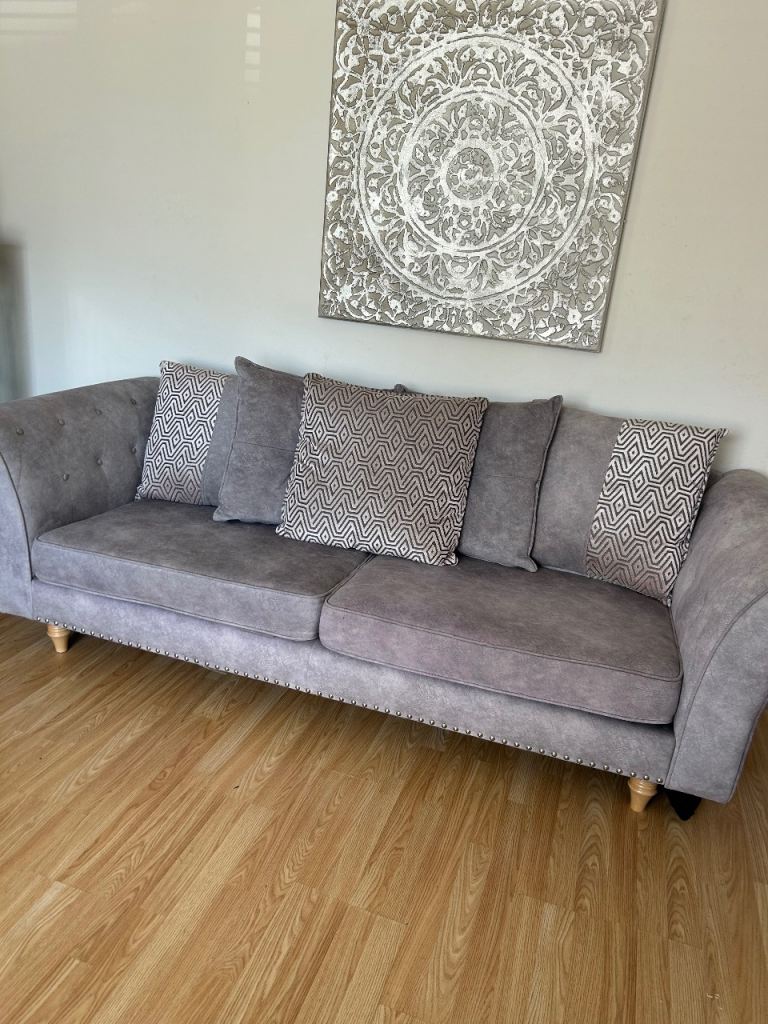 Grey Fabric 4-Seater Sofa and 2-Seater Sofa Set – Good Condition