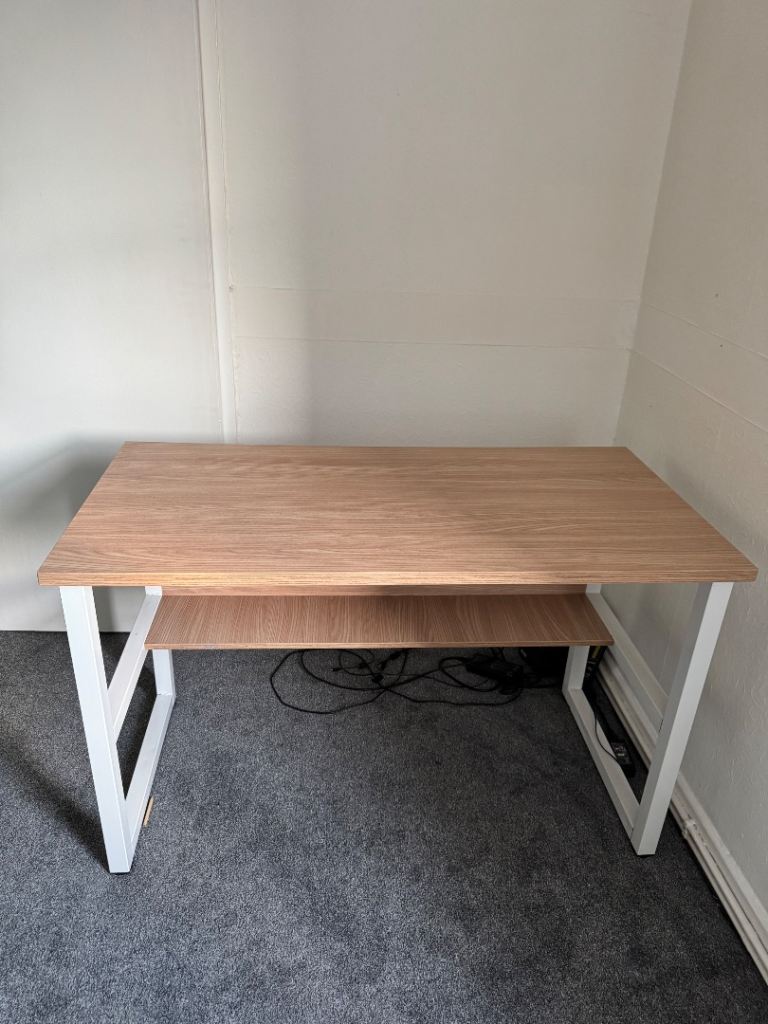 Study desk / table 