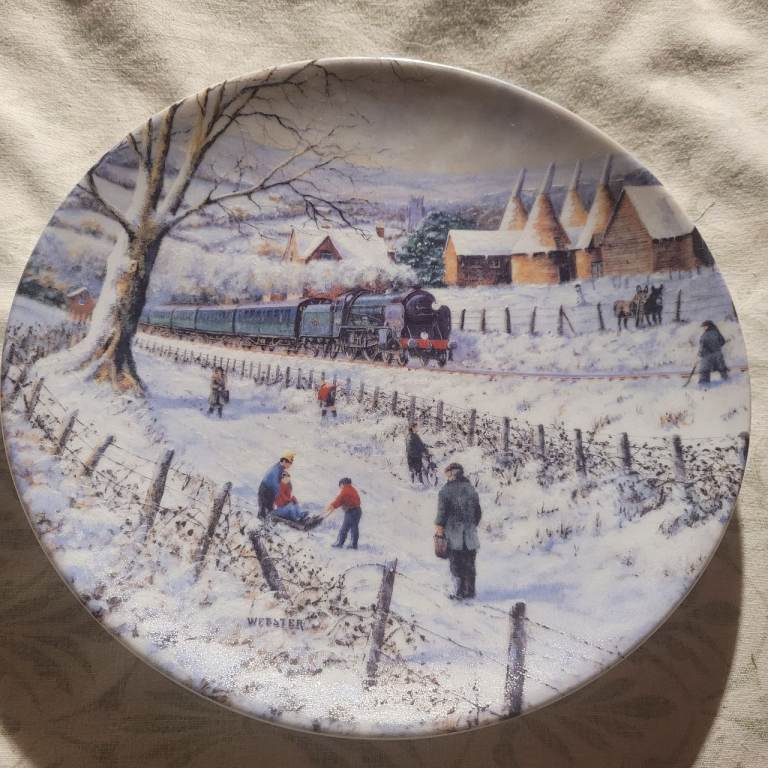 Royal Worcester 'Winter Express' Collector Plate - Fine English Porcelain (J5)