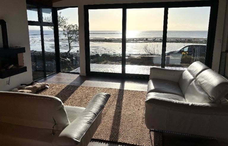 Freehold 2 bed beach house with extensive garden. Baycliff Ulverston 