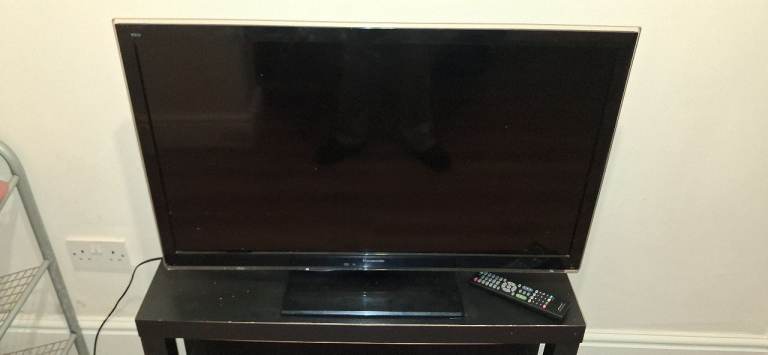 Panasonic TX-L37E5B TV 37inch