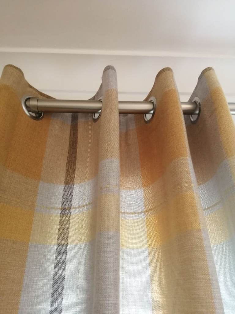 SINGLE EYELET CURTAIN PANEL - OCHRE/GREY CHECK - L90" W54" - IMMACULATE