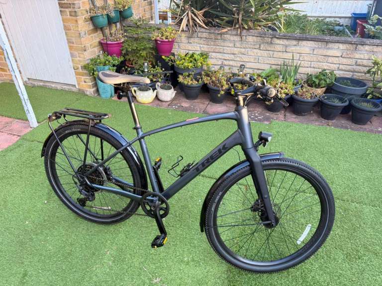 Trek Dual Sport 3 Equipped Hybrid Bike 2025 