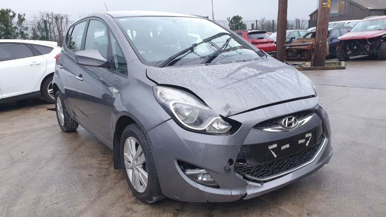 **For breaking** Hyndai ix20 Active Auto, 1.6 petrol automatic (2014).