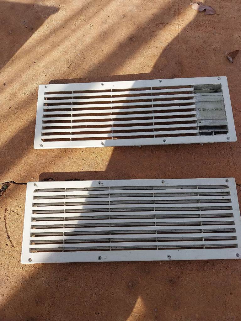 Pair of caravan fridge vents 