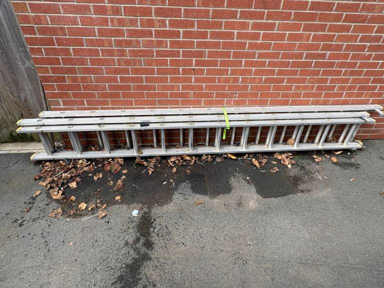 3 section Aluminium Extension Ladder - Good Condition