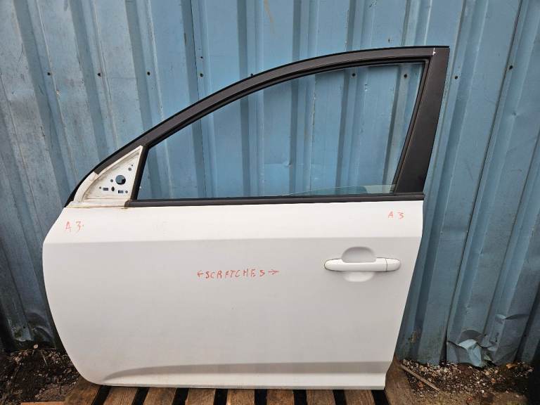KIA CEED MK1 2010 5DR FRONT LEFT PASSENGER SIDE DOOR IN WHITE