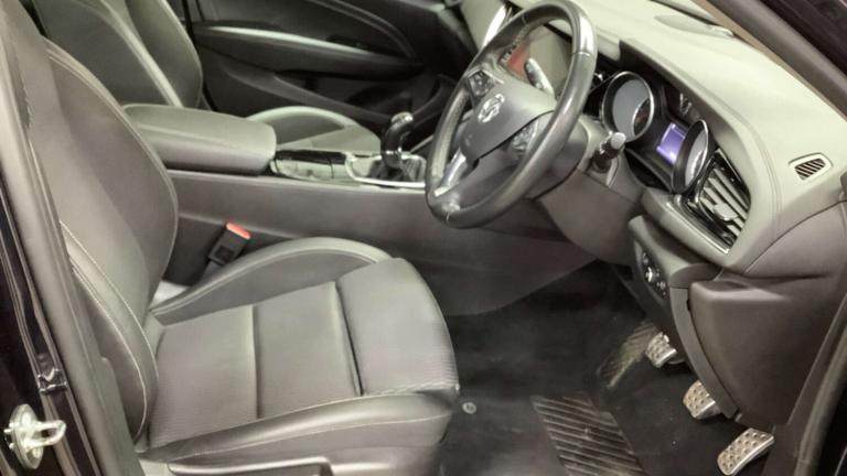 2017 Vauxhall Insignia 1.5 Insignia SRi Nav T 5dr Hatchback Petrol Manual