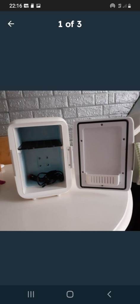 Mini car fridge 