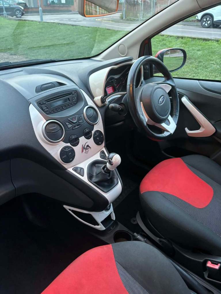 Ford, KA, Hatchback, 2015, Manual, 1242 (cc), 3 doors