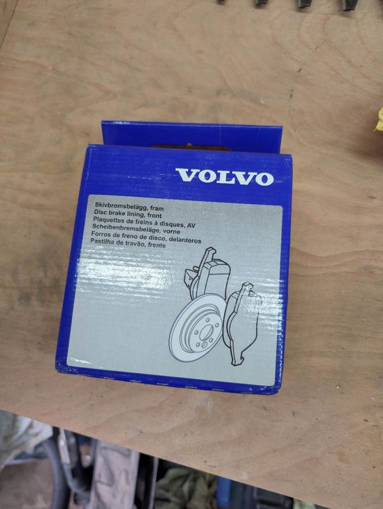 Volvo Front Brake Pads 17" 336mm XC90 2003-2014 Genuine New 32373161