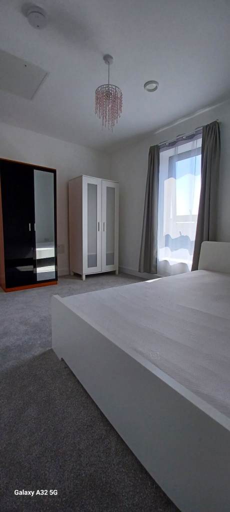 Double room to rent for female in Kidbrooke,  zone 3, South East London 