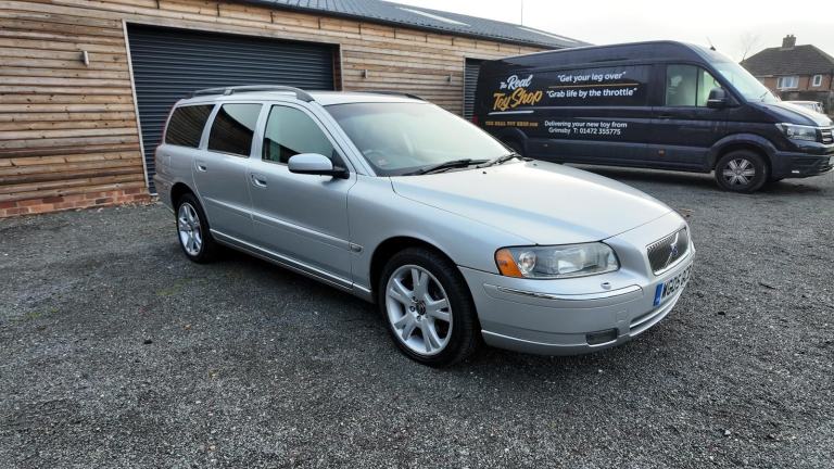 2005 Volvo V70 2.4 D5 Se AWD Auto ,61k miles 2 owners ,Huge service history 