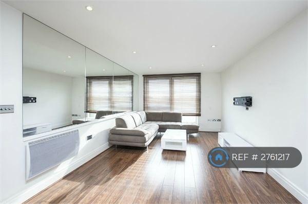 2 bedroom flat in Smugglers Way, London, SW18 (2 bed) (#2761217)