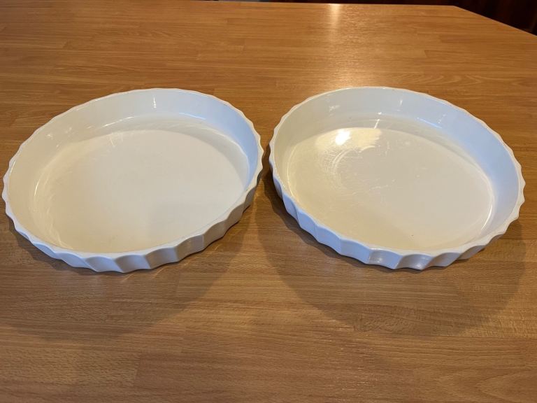 2 x 30cm Portmeirion Flan Dishes. In very good condition. Will sell separately.
