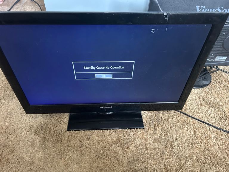 Polaroid FSLED19 19-inch TV with Remote - Fair Condition