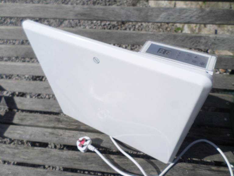 Purus 600w Digital Panel Heater PCV600 15.5" x 19" x 7 inches 