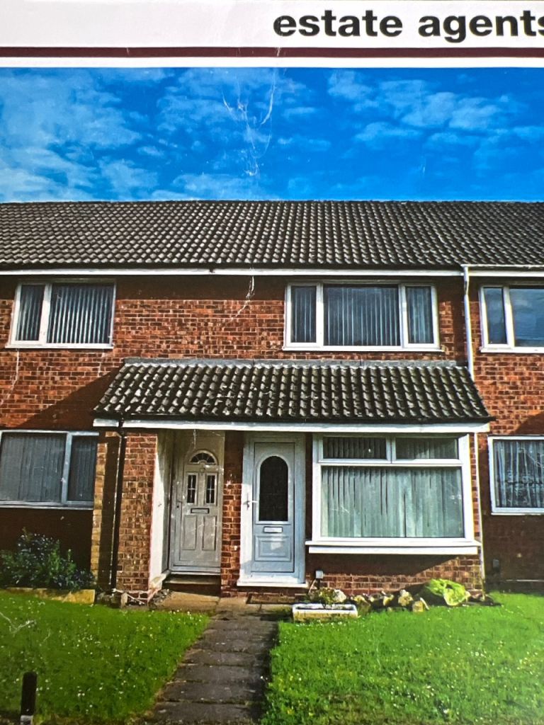 2 bed massonette  with garage 