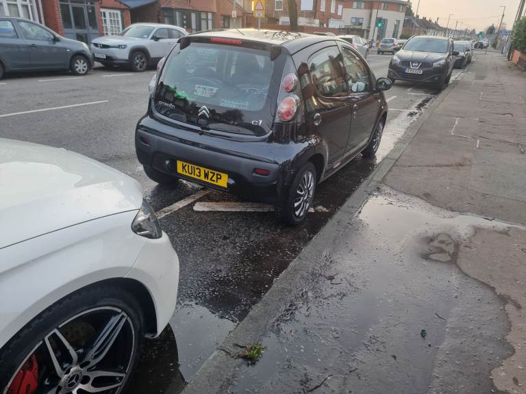 Citroen, C1, Hatchback, 2013, Manual, 998 (cc), 5 doors