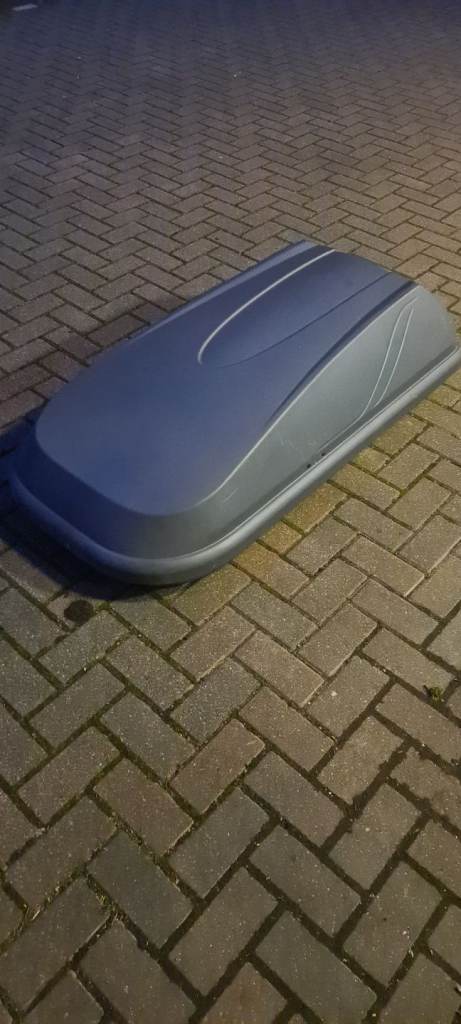 Halfords roof box 