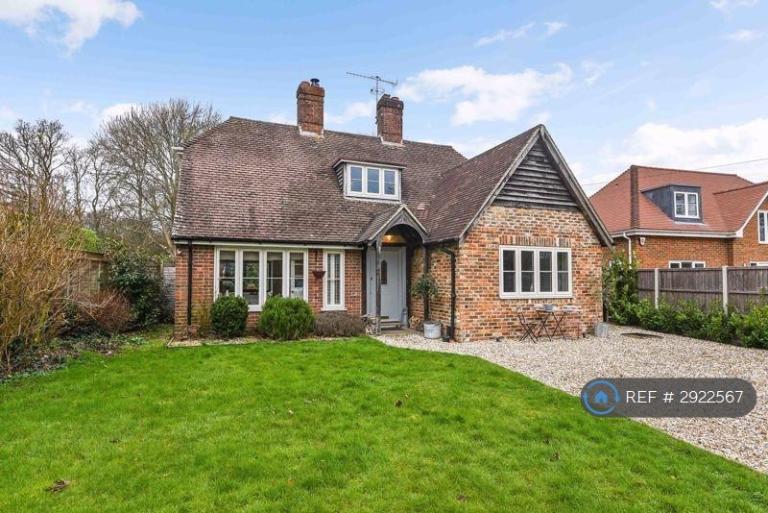 3 bedroom house in The Drive, Chichester, PO19 (3 bed) (#2922567)