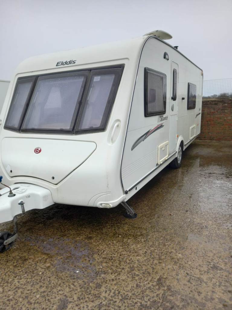 Elddis avante fixed bed 2011 excellent condition 
