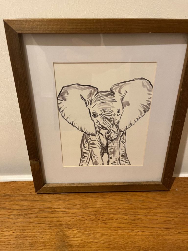 2 Framed Animal Prints - Elephant and Giraffe 