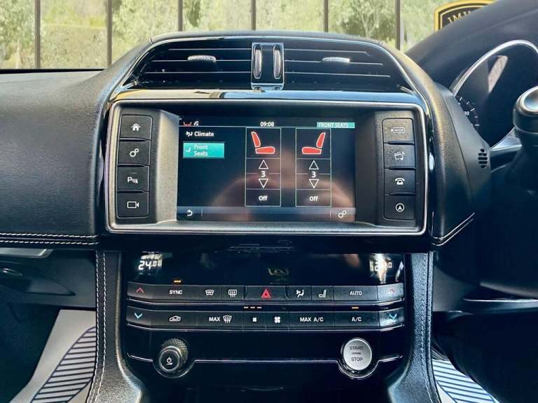  Jaguar F-Pace 2.0 D180 R-Sport SUV 5dr Diesel Auto AWD Euro 6 (s/s) (180 ps) Diesel Automatic