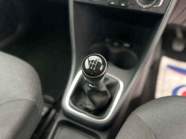 2015 Volkswagen Polo 1.0 SE 3dr HATCHBACK PETROL Manual