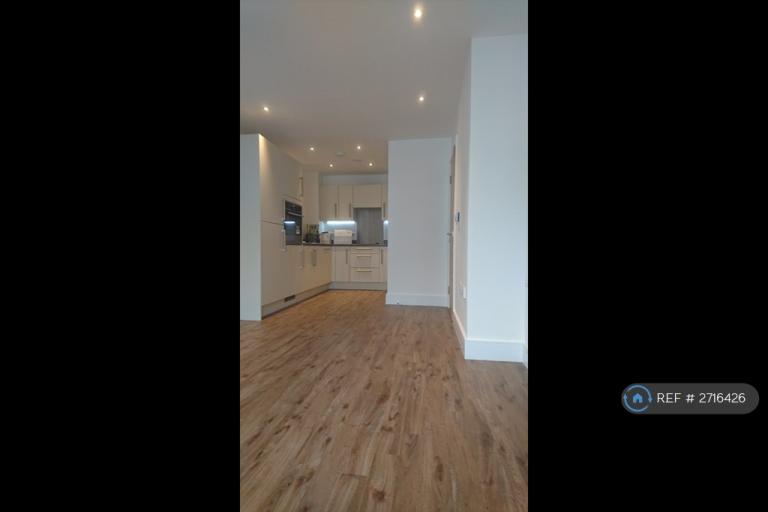 1 bedroom flat in Austen House, Guildford, GU1 (1 bed) (#2716426)