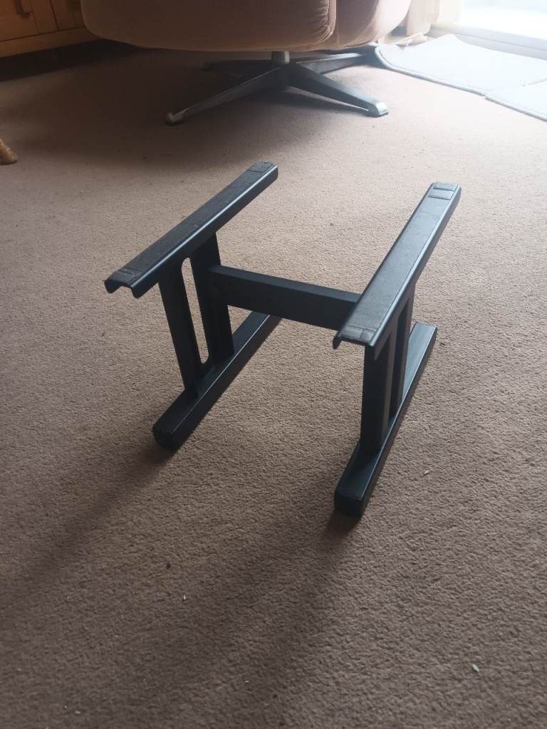 Low Floor HiFi Speaker stands in black