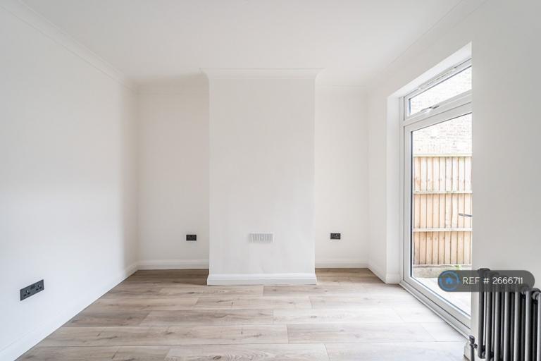 2 bedroom house in Fountain Road, London, SW17 (2 bed) (#2666711)