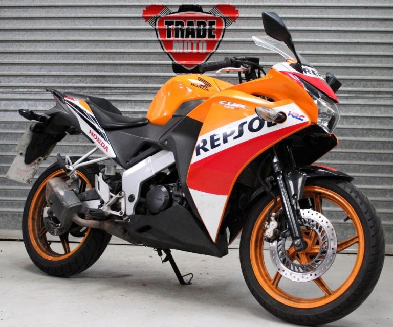 2015 15 HONDA CBR 125 R CBR125R REPSOL LEARNER LEGAL TRADE SALE 45K NEW MOT