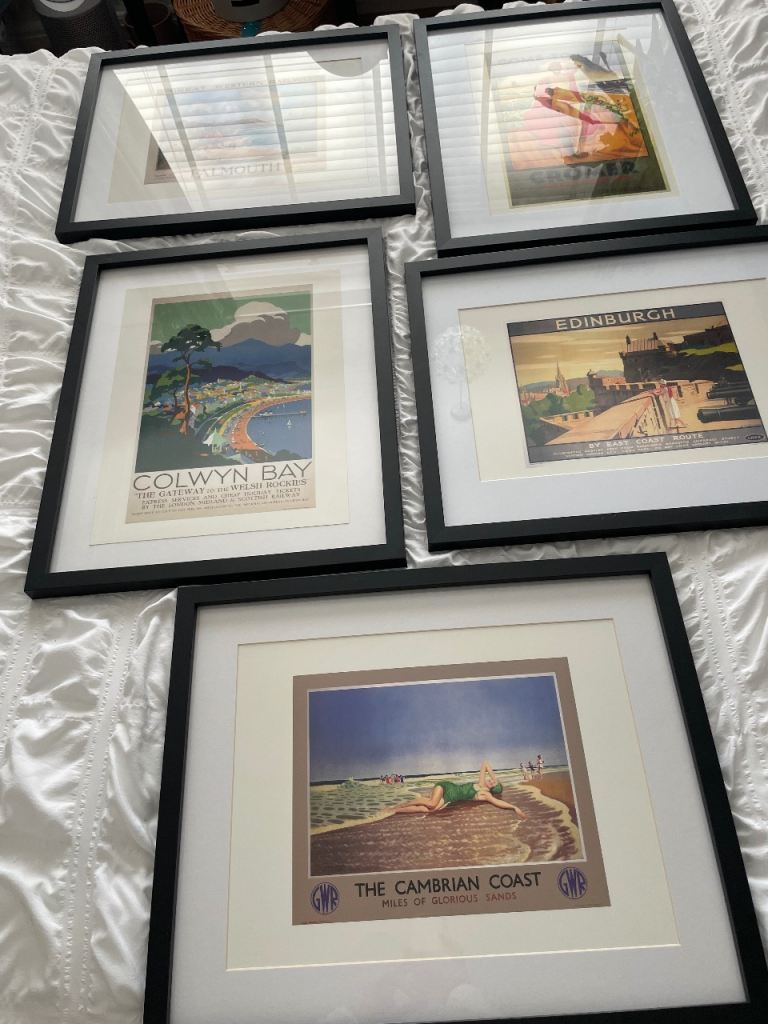 Framed printed pictures X5