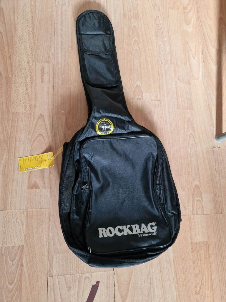 Guitar case brand new (midium size)