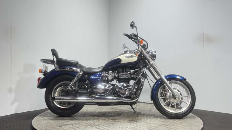 Triumph Bonneville 2008 7K EXCELLENT CONDITION CRUISER LOW RIDER 865CC