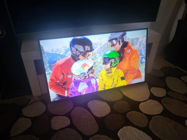 PANASONIC UHD 4K HDR ANDROID LED SMART TV 42 INCH NEW