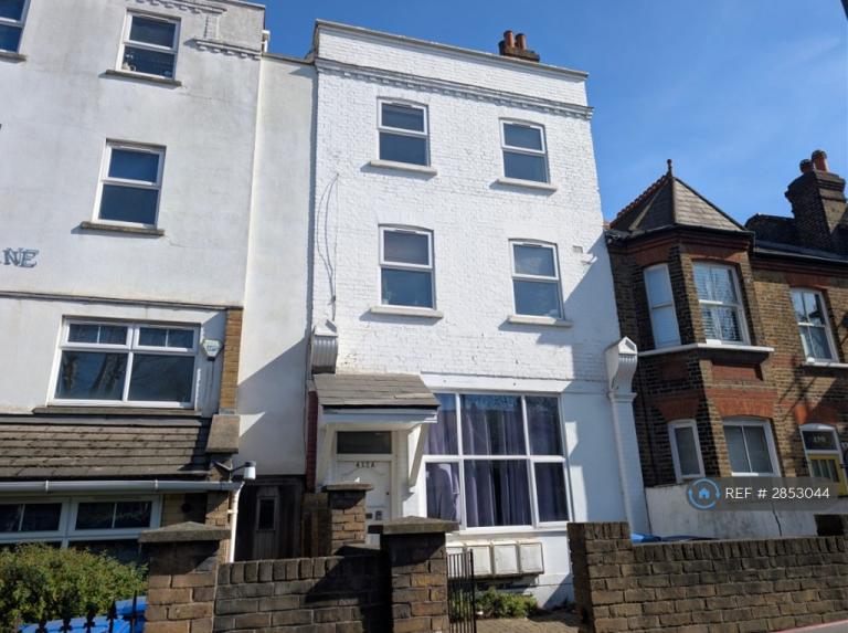 1 bedroom flat in Lordship Lane, London, SE22 (1 bed) (#2853044)