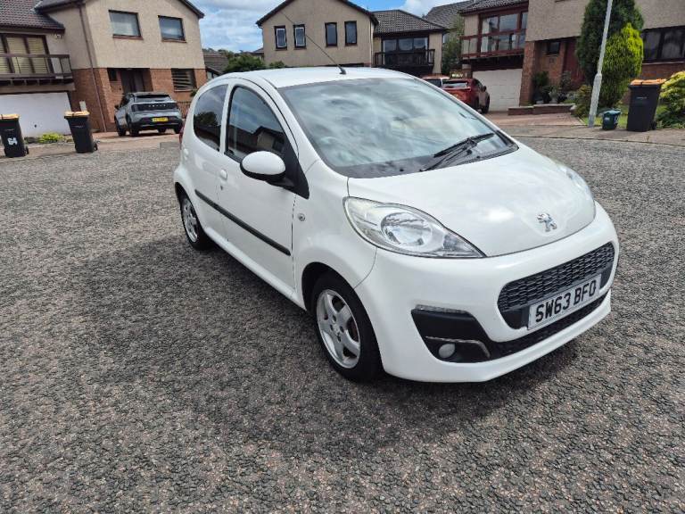 Peugeot, 107, Hatchback, 2013, Manual, 998 (cc), 5 doors