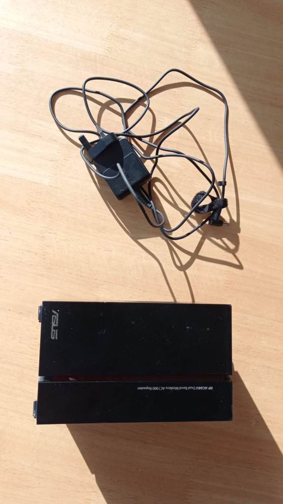 Asus RP-AC68U Wireless-AC 1900 Repeater  & PSU