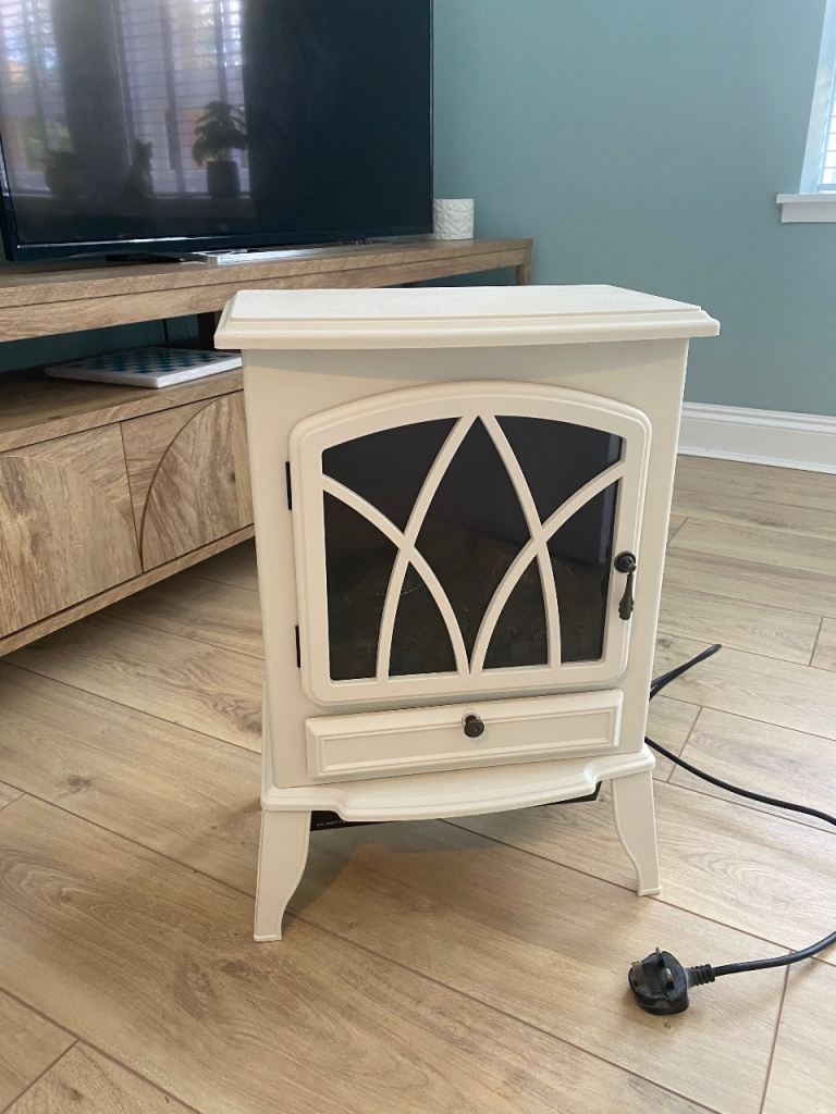 Freestanding electric fire 