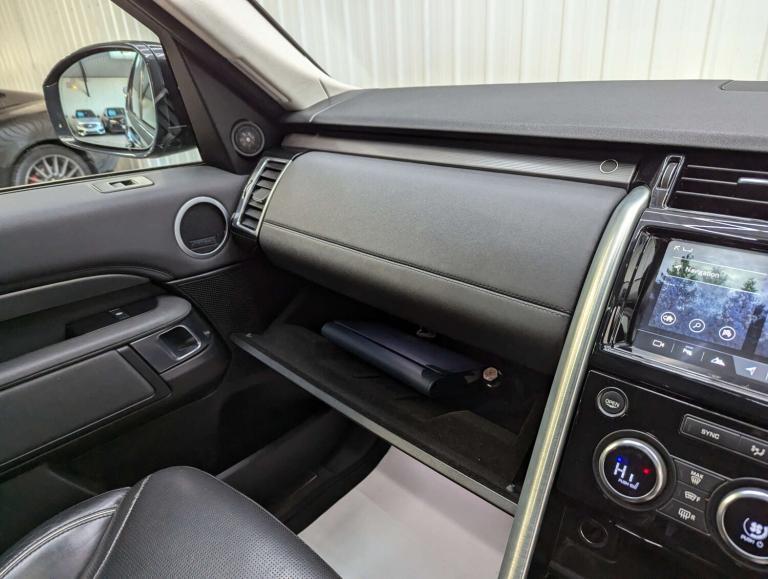 2017 Land Rover Discovery 3.0 Discovery HSE TD6 Auto 4WD 5dr SUV Diesel Automatic