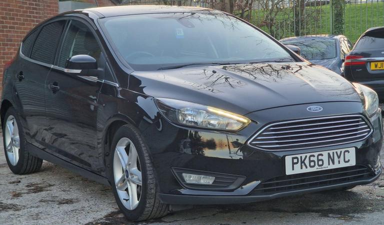 2016 Ford Focus 1.0T EcoBoost Zetec Euro 6 (s/s) 5dr HATCHBACK Petrol Manual