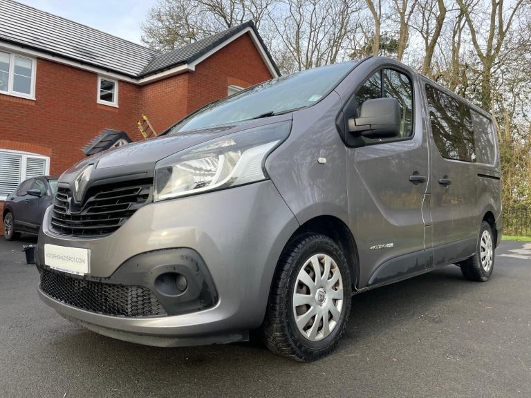 Renault Trafic Day/Campervan ready for day use with loads of potential