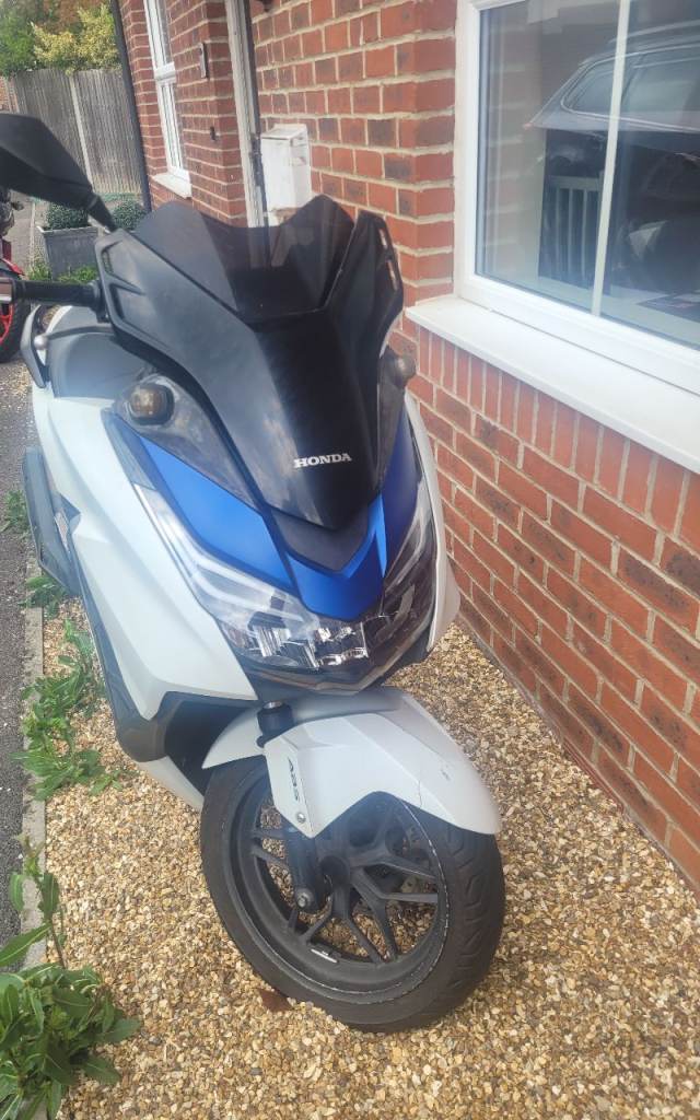 Honda forza 125