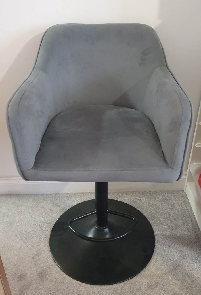 4 x Barbara Height Adjustable Swivel Bar Stools