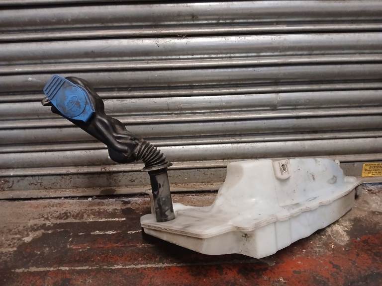 Audi A6 C6 Windscreen Washer Reservoir Bottle Tank 4F0955451P 2004-11